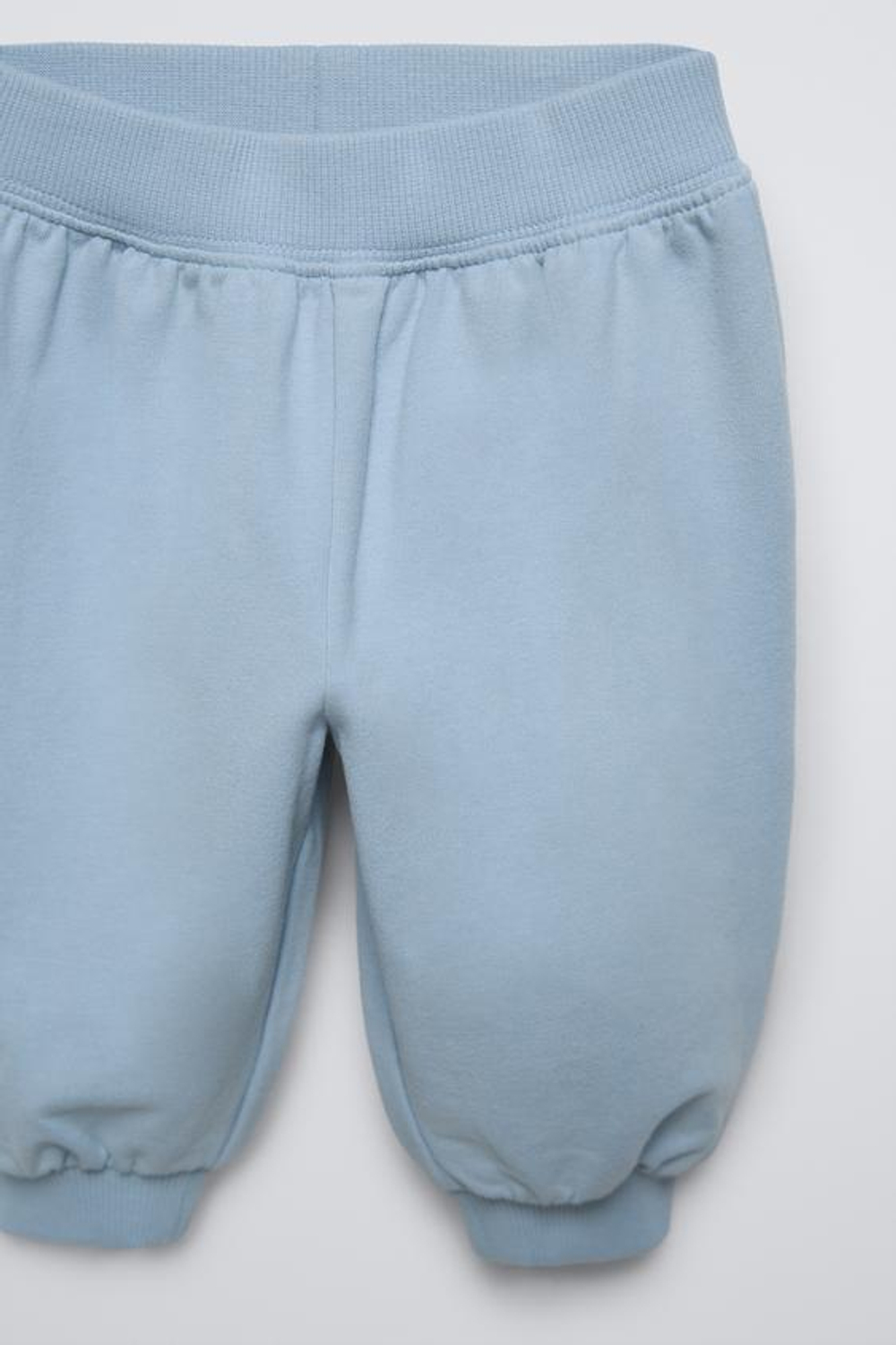 ZARA КОМПЛЕКТ ИЗ ТОЛСТОВКИ И БРЮК-ДЖОГГЕРОВ, ГОЛУБОЙ