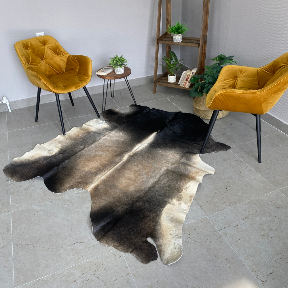 Коровья шкура на пол натуральная. 200 х 180 см