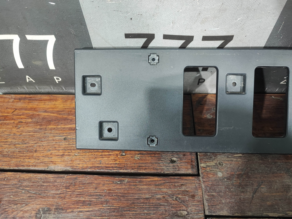 Площадка гос. номера Haval F7 2, F7x 2 24-нв Б/У Оригинал 2807100XKN02A