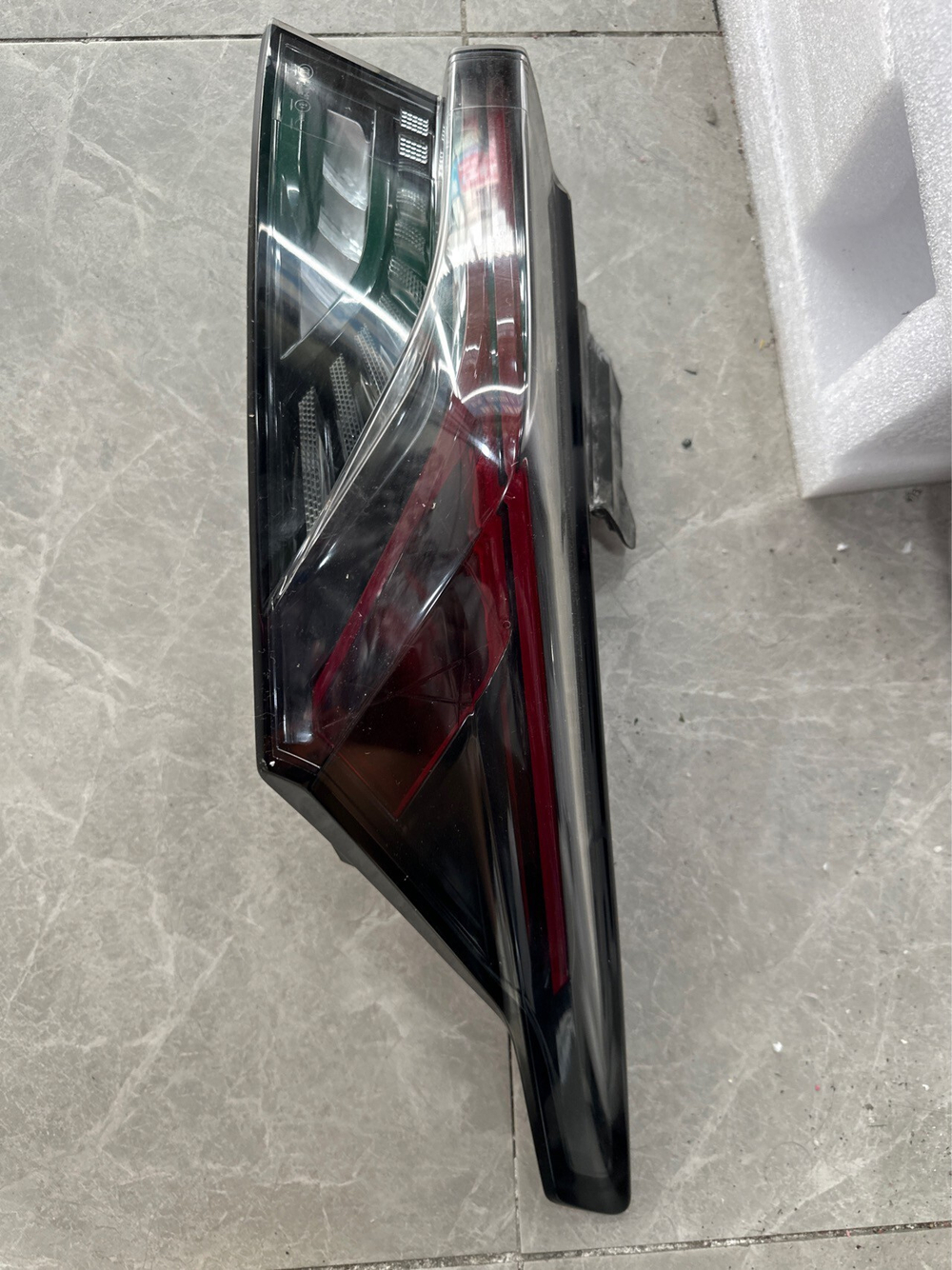 Задний левый фонарь (LED) Dongfeng Aeolus Yixuan Max 2021