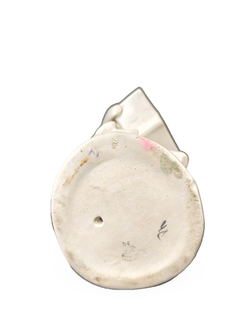 Фарфоровая статуэтка "Первая буква"