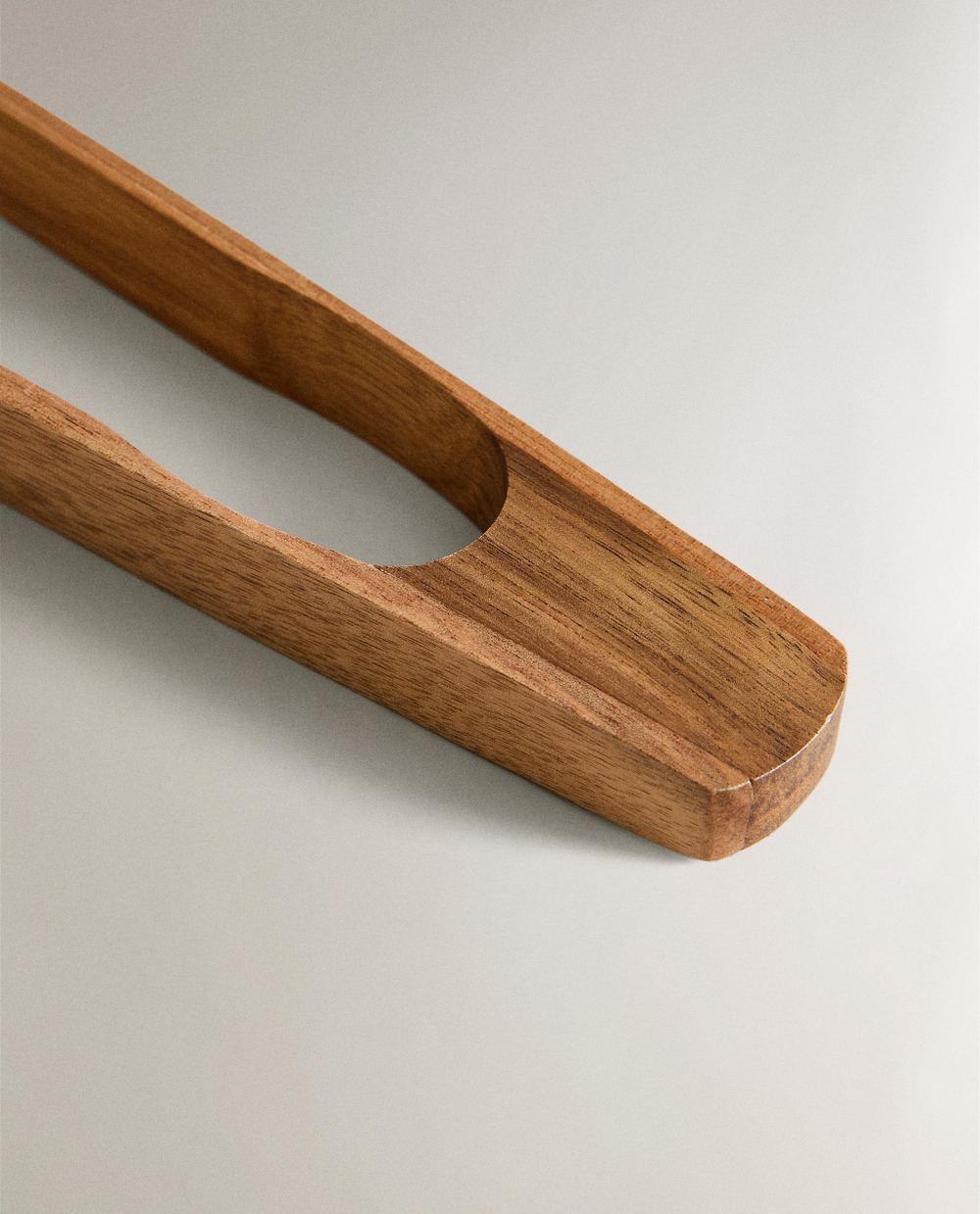 Zara Home кухонные щипцы из дерева, цвет кремовый