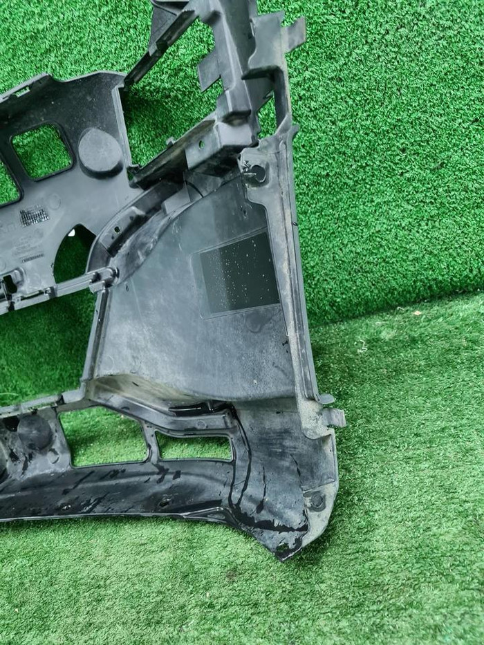 Кронштейн переднего бампера RH BMW 5er G30 (20-23)