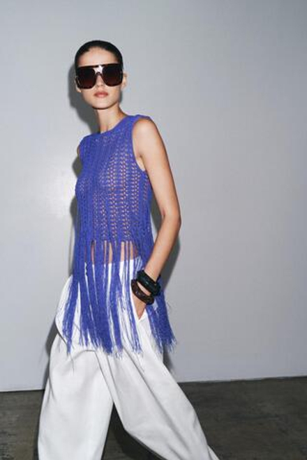 ZARA ТРИКОТАЖНЫЙ ТОП ИЗ КРУЖЕВА КРОШЕ С БАХРОМОЙ, СИНИЙ