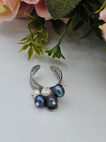 Кольцо авторское с культивируемым жемчугом и натуральными камнями "Ягодка"