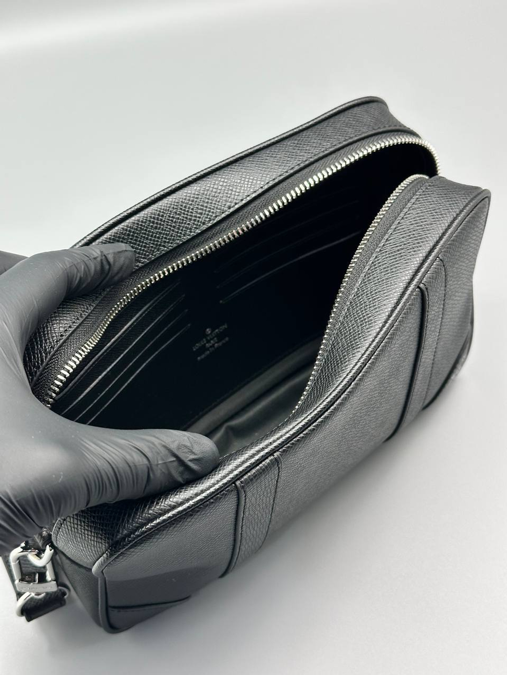 Клатч Louis Vuitton