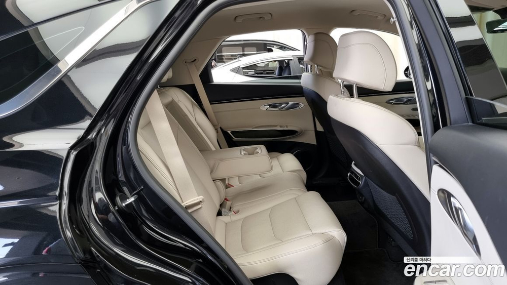 Genesis GV70 2.5T Бензин 2WD (10.2021)