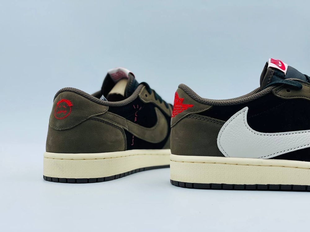 Кроссовки коллаборация Travis Scott x Air Jordan 1 Retro Low OG SP