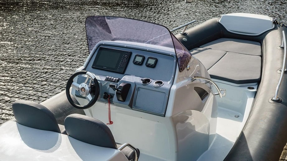 Лодка РИБ GRAND GOLDEN LINE G850