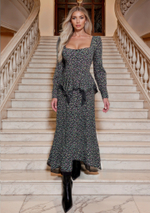 Черное платье в мелкий цветок