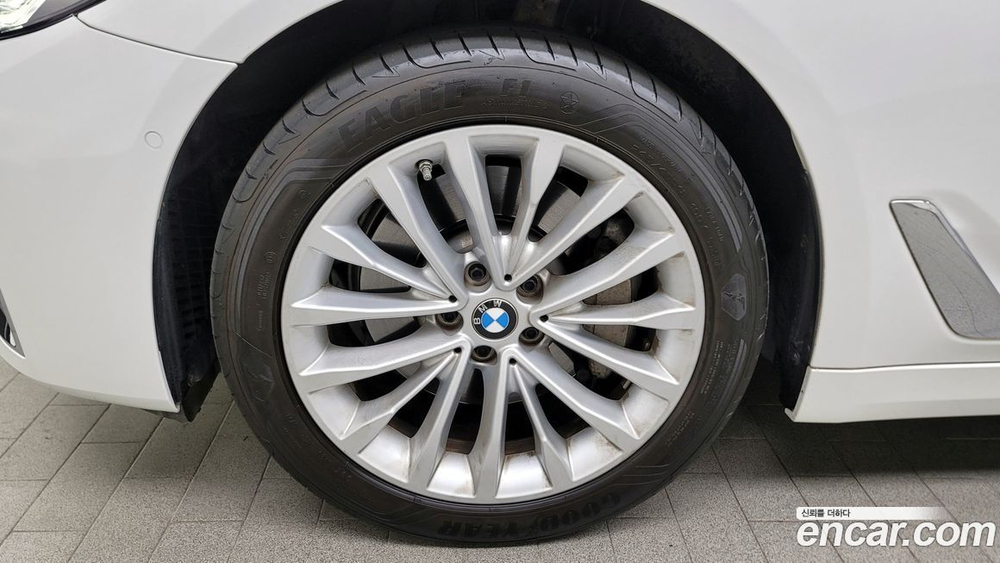 BMW 5 Series (G30) 530i xDrive Luxury (05.2021)
