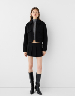 BERSHKA Мягкая укороченная куртка на молнии, черный