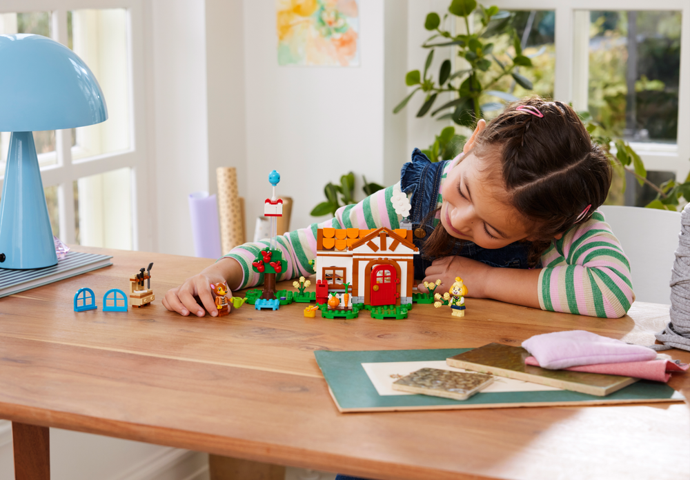 Конструктор Лего Анимал Кроссинг Посещение дома Изабель 77049 LEGO Animal Crossing Isabelle’s House Visit 389 деталей 6+