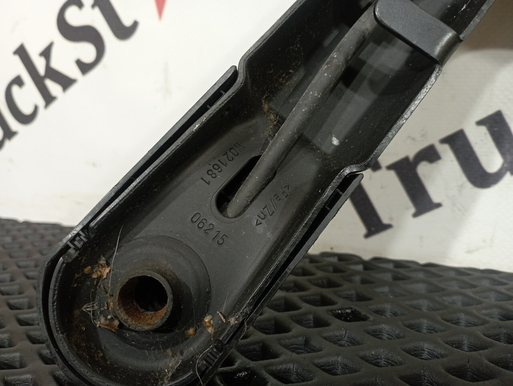 Поводок стеклоочистителя