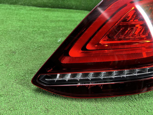 Фонарь правый Mercedes C w205 (2018-2023)