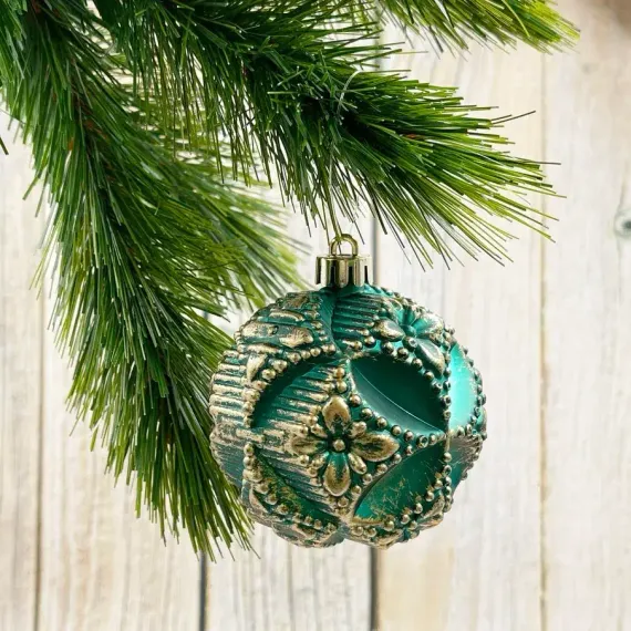 Набор пластиковых шаров Рандеву 80 мм., 9 шт., зеленый с золотом, Christmas DeLuxe (87801)