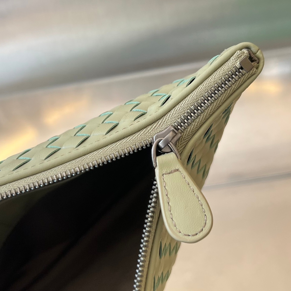 Bottega Veneta Pouch 30 cm