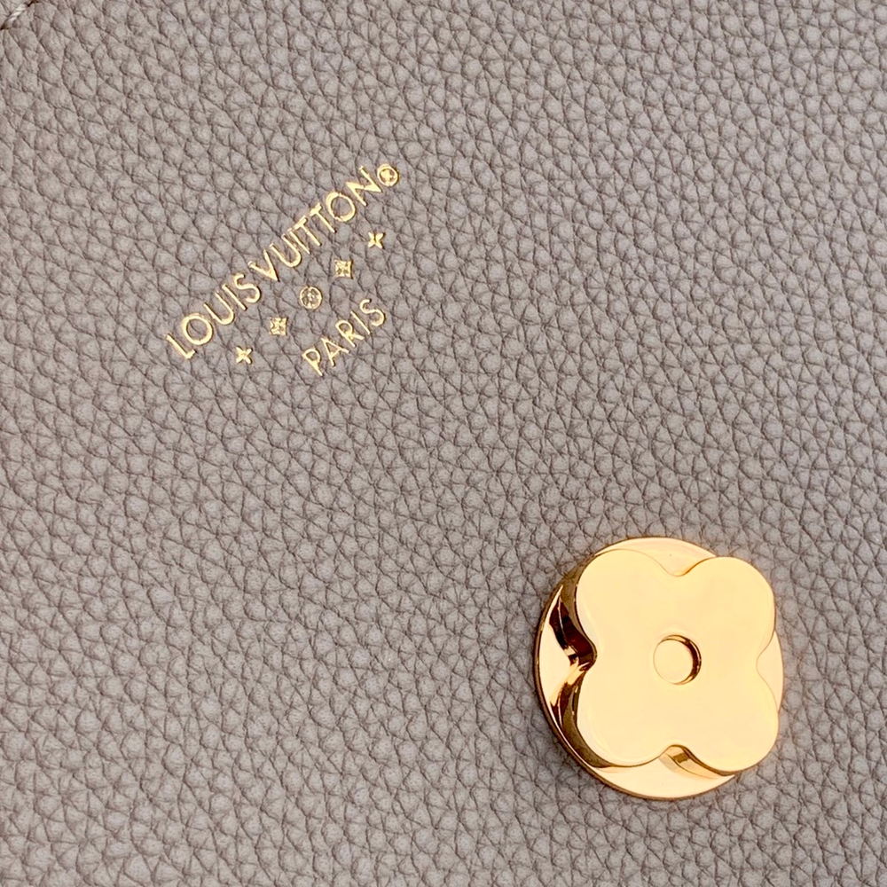 Louis Vuitton Pont 9 Soft PM