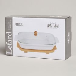 БЛЮДО ДЛЯ ВЫПЕКАНИЯ И СЕРВИРОВКИ LEFARD "MUSE" СО СТЕКЛ.КРЫШКОЙ НА ДЕР.ПОДСТАВКЕ 27,5*17*9СМ 900МЛ