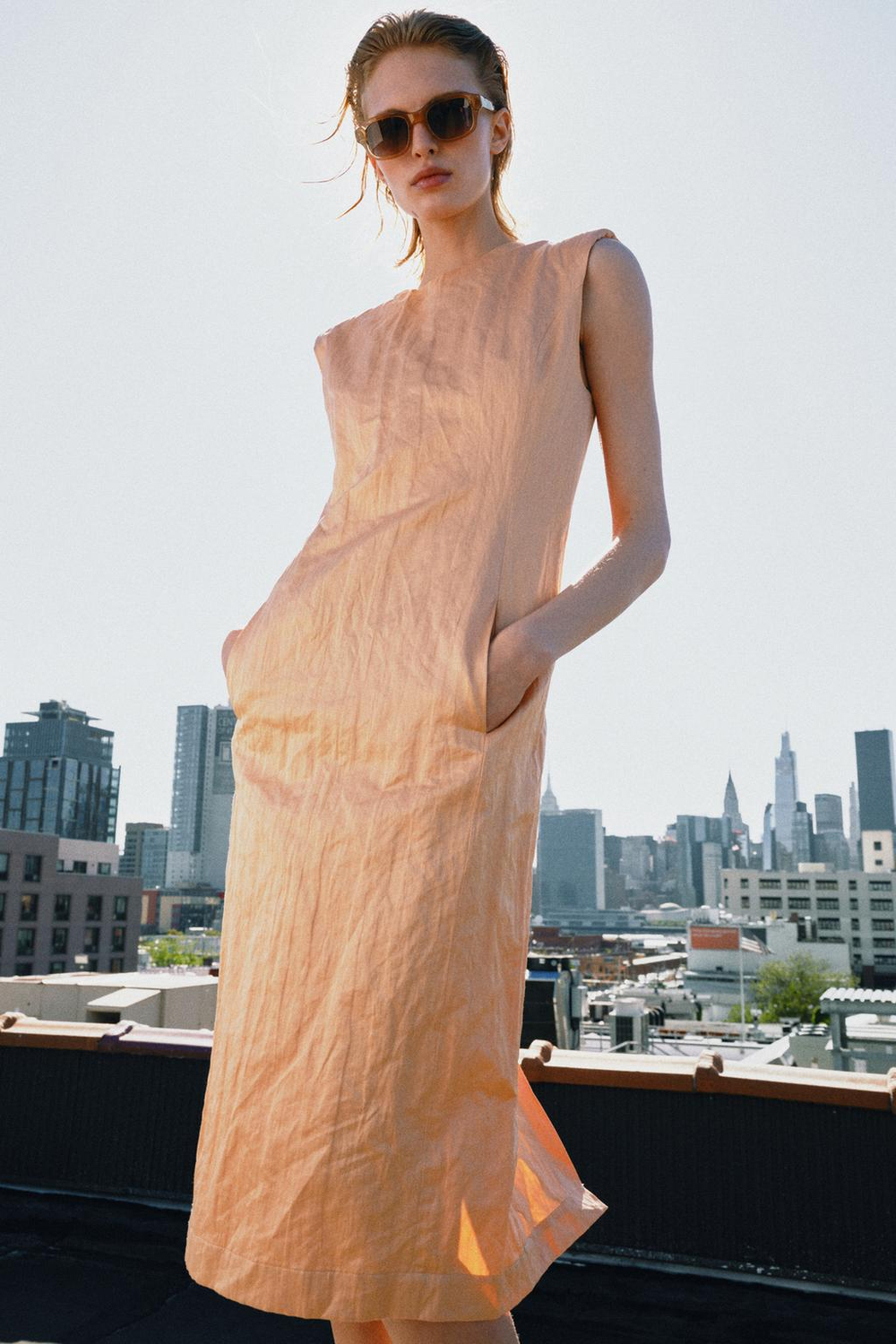 ZARA ПЛАТЬЕ МИДИ С ЭФФЕКТОМ ЖАТКИ — ZW COLLECTION, СВЕТЛО-ЛОСОСЕВЫЙ