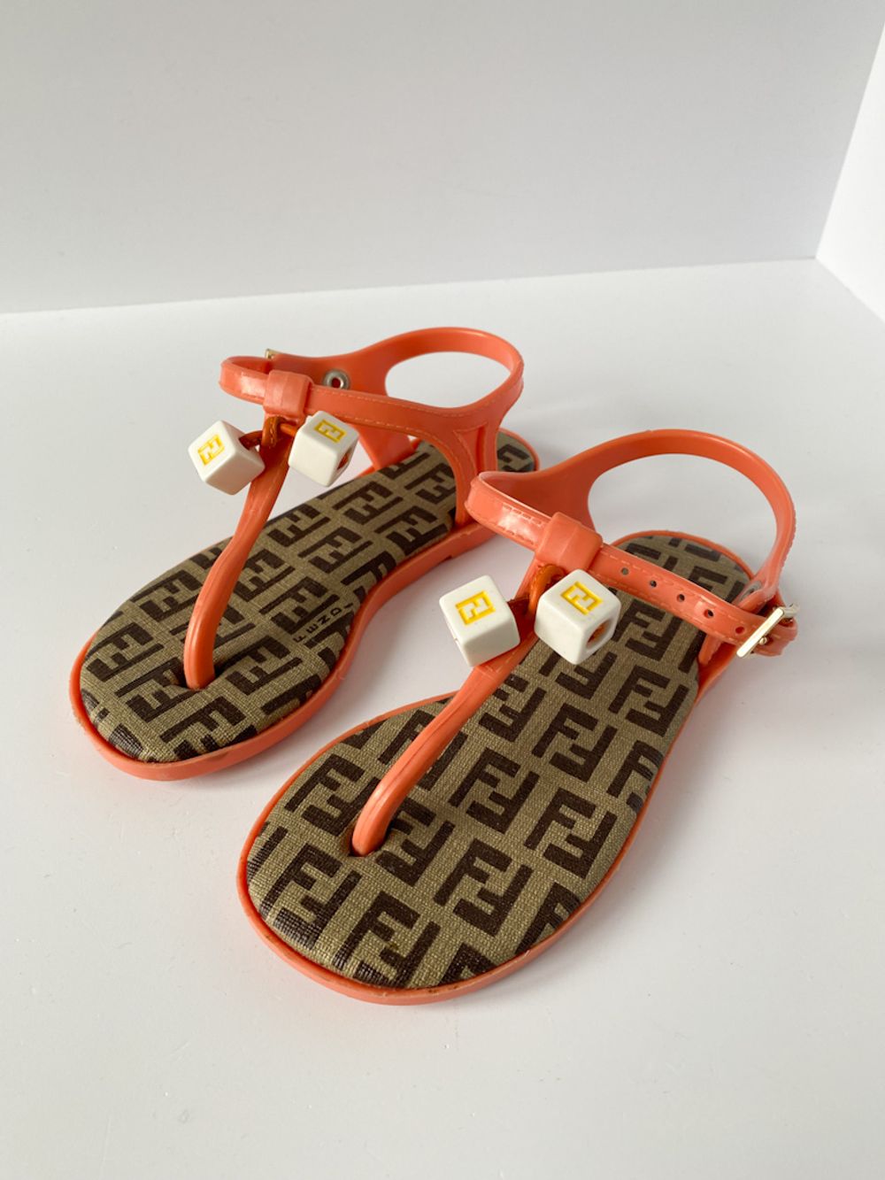 Сандалии Fendi, 25,5