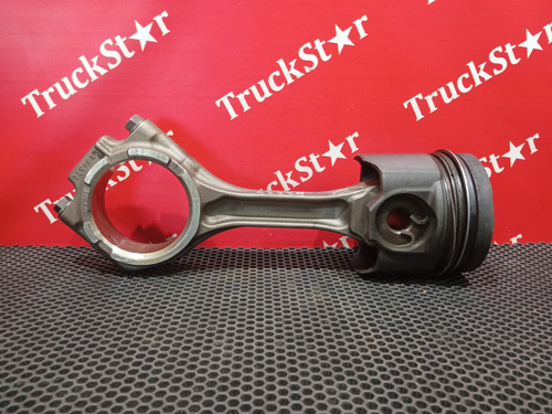 Поршень с шатуном 2018г.