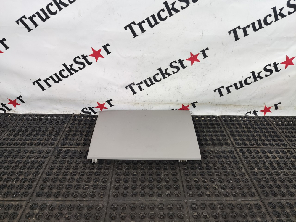 Крышка бардачка верхней консоли правая 2020г.