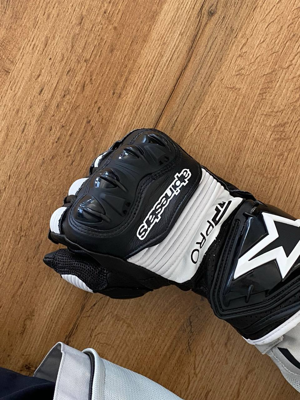 Astar Supertech Gloves