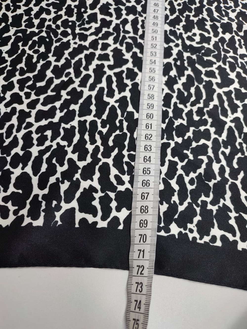 Косынка монохромная