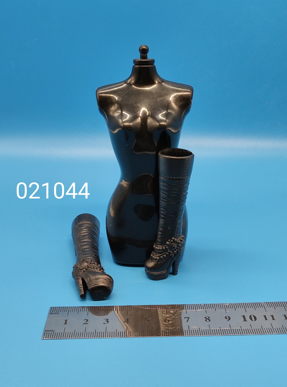 Обувь для куклы Барби сапоги 021044