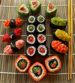 Лепка свечи из вощины, Роллы Калифорния (3 ролла)