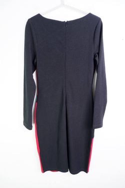 Платье Avon сдержанное, визуально на 40/42 размер