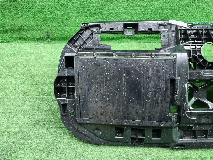 Воздуховод радиатора BMW I7 G70 (2022-н.в.)