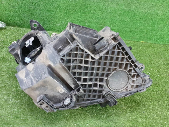 Битая Фара левая Mercedes GLC X253 (2015-2019) LED