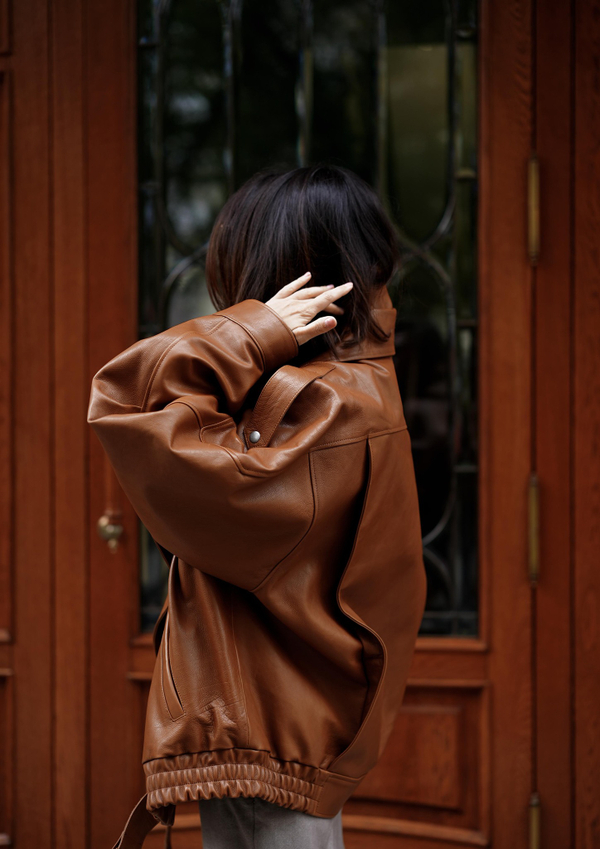 Косуха-бомбер карамель