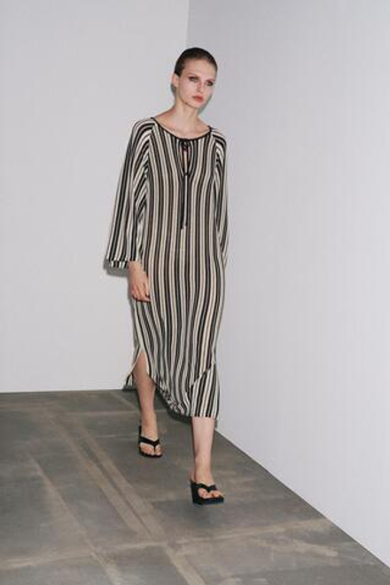 ZARA ТРИКОТАЖНОЕ ПЛАТЬЕ В ПОЛОСКУ С ЛЬНОМ, ЭКРЮ/ЧЕРНЫЙ