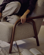 Кресло Sylo из бежевого шенилла и ясеня с отделкой цвета орех