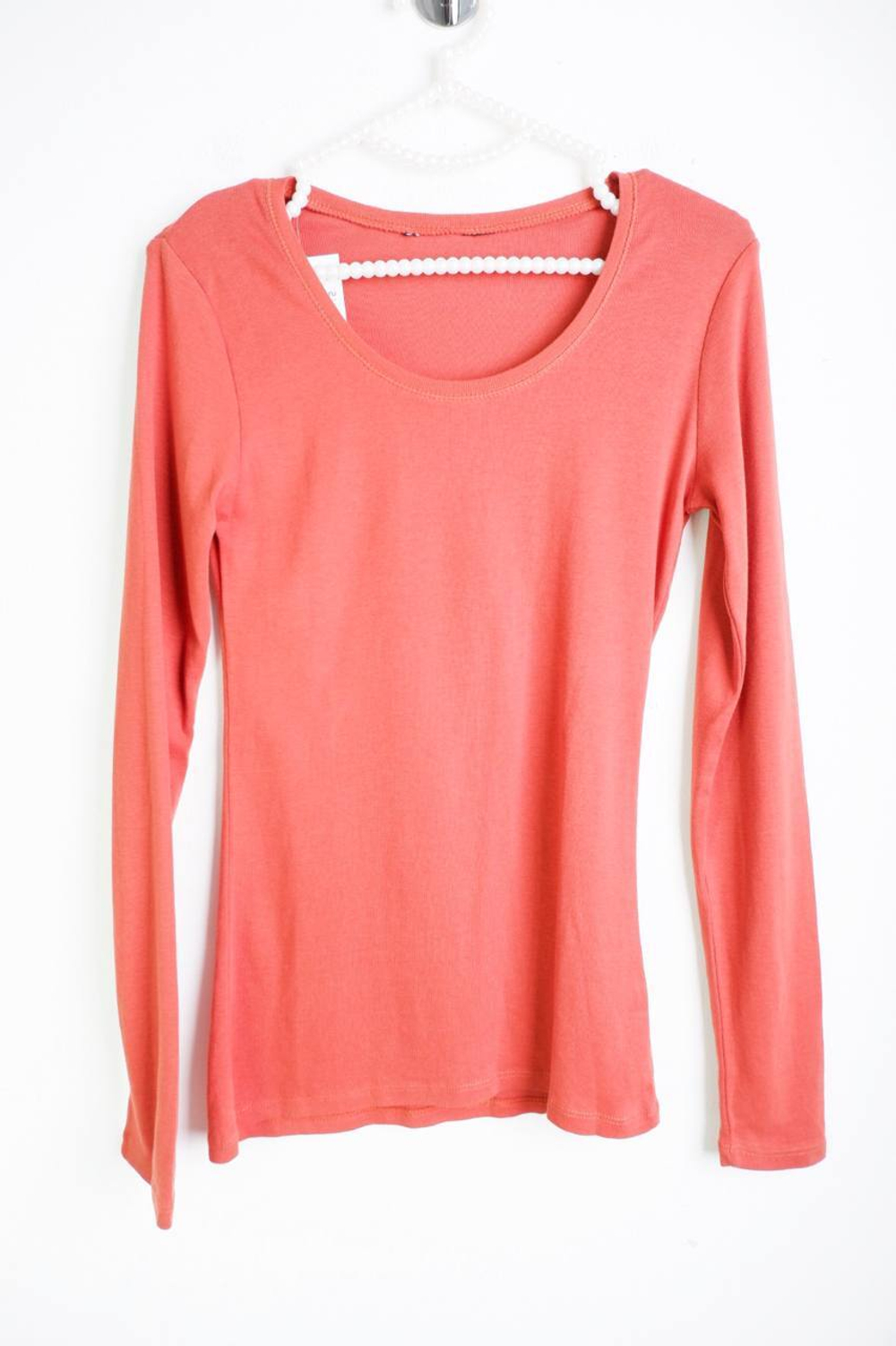 Лонг базовый стильного оттенка, визуально на 40/42 размер