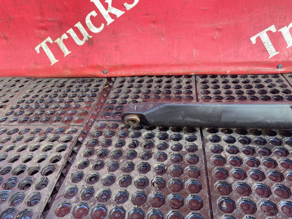 Цилиндр подъема кабины