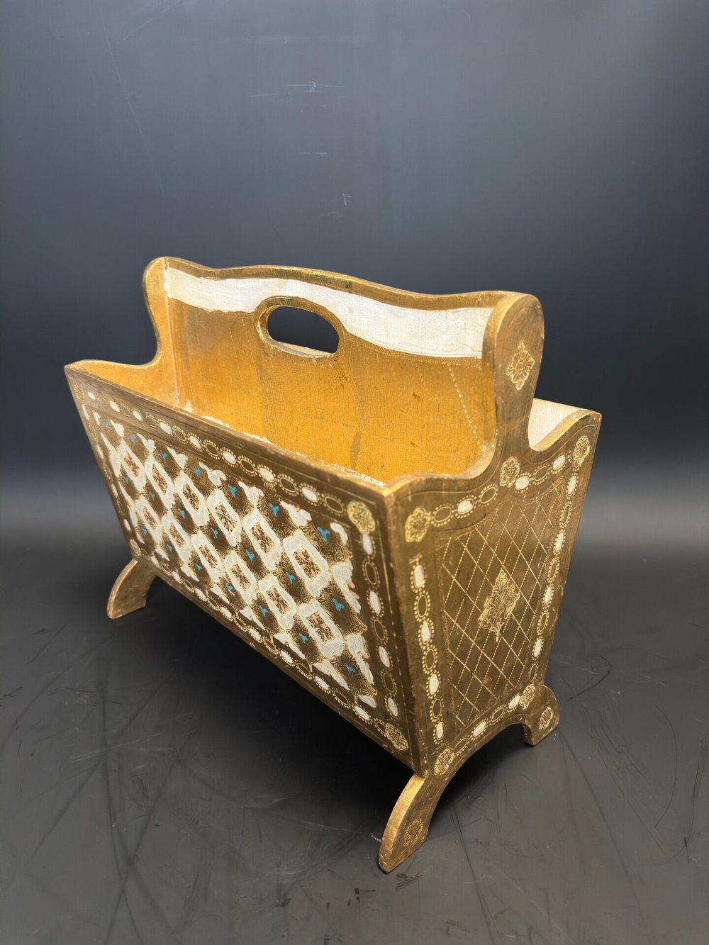 Флорентийская газетница