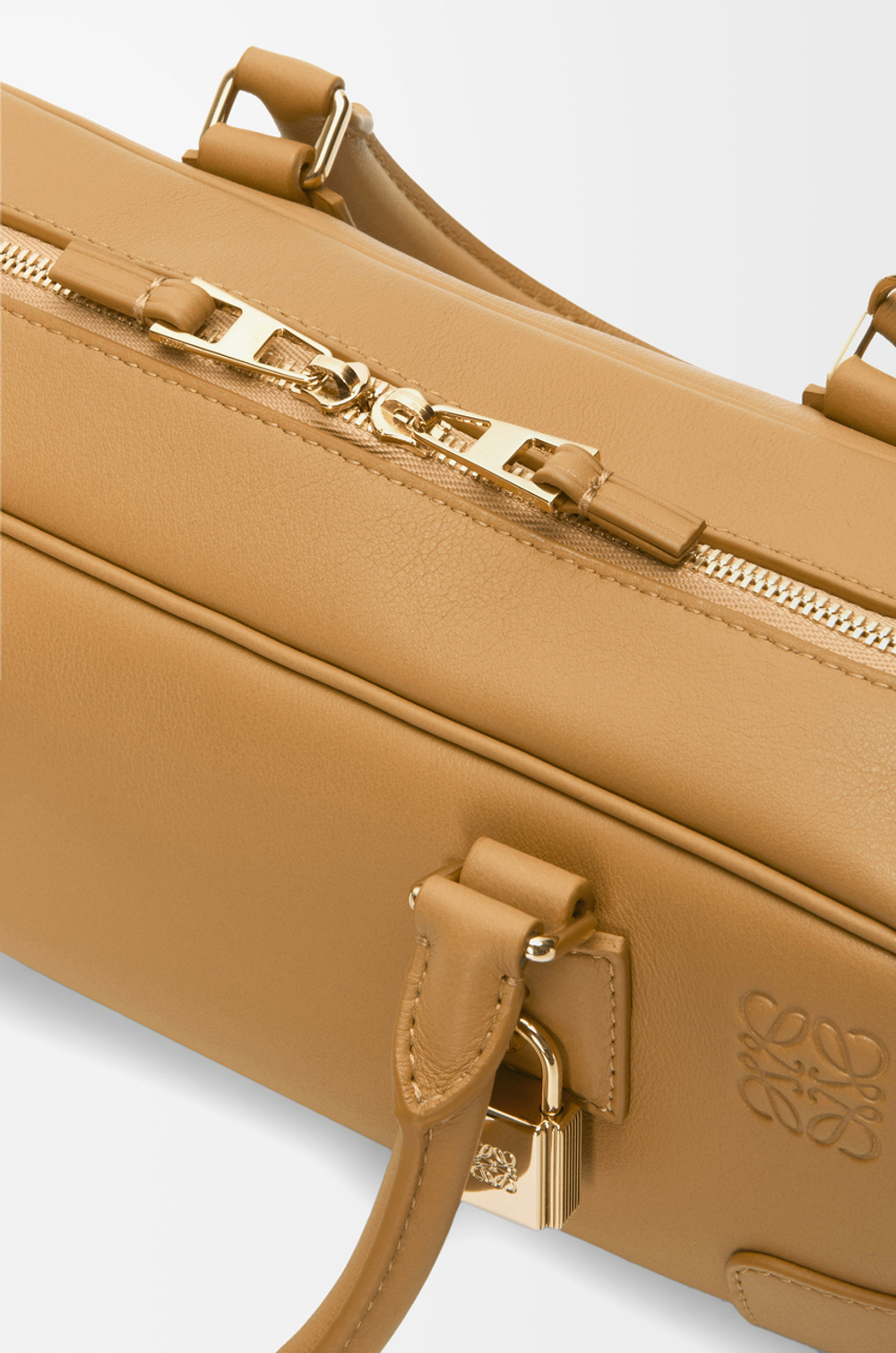 Loewe Укороченная сумка Amazona 23 из телячьей кожи наппа, рыжевато-коричневый