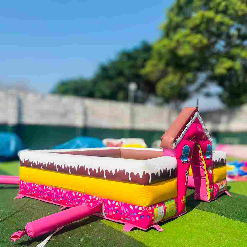 Надувная игровая комната "Сладкий дом" 3,5*3,5*2 м