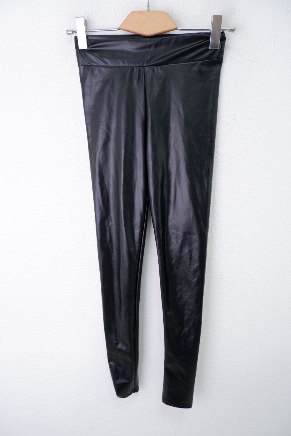 Брюки из искусственной кожи 40 размер