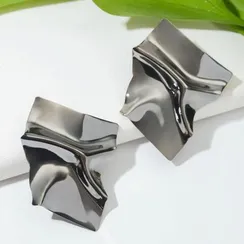 Серьги металл "Атмосфера" ромб мятый, цвет серый