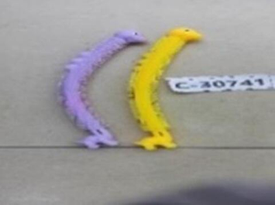 Тянучка гусеница-браслет 21 см пакет с-30741