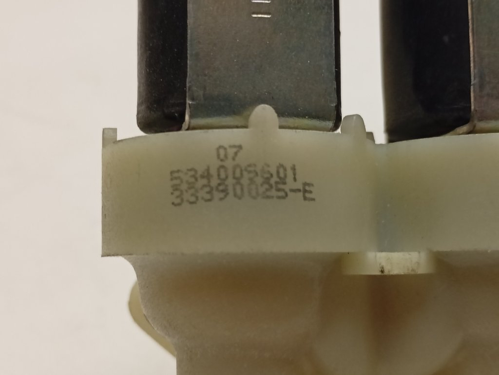 FL105S кт50 Клапан подачи воды для стиральной машины Ardo 33390025 б/у