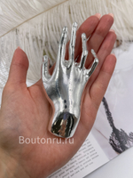 Брошь серебристая Скиапар. "Рука" скидка