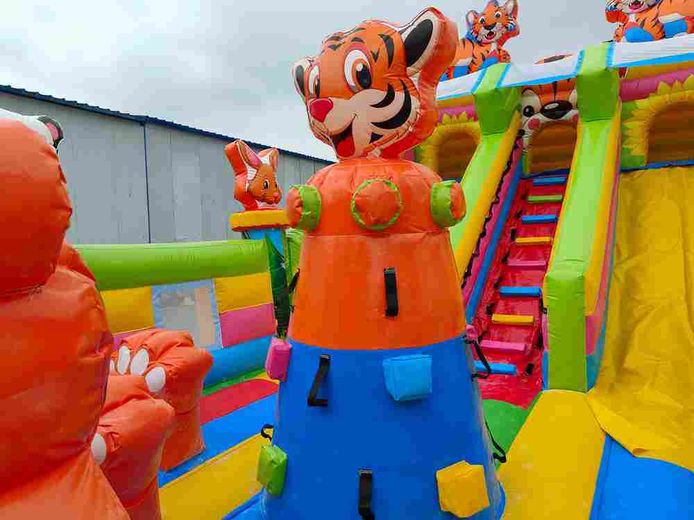 Коммерческий надувной батут «Тигриная страна 4», 10*5*5 м