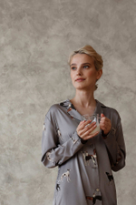 Шелковая рубашка удлиненная с борзыми серебро 48 - 50