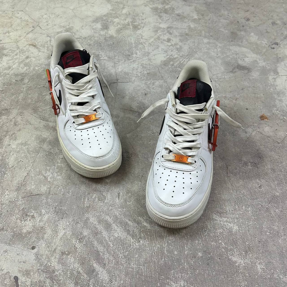 Nike Air Force 1 Low Carabiner Swoosh